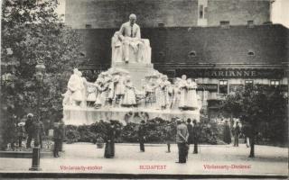 Budapest V. Vörösmarty szobor