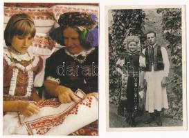 20 db MODERN motívum képeslap: népviselet / Cca. 20 modern motive postcards: folklore