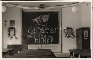 "Rákóczi Kassája újra miénk!!" irredenta rajz egy iskolai tanteremben a táblán 1938. november 2-án "a felvidék visszacsatolásának örömére" (bevonulás) / Hungarian irredenta propaganda, irredenta drawing on the classroom's blackboard, entry of the Hungarian troops into Kosice. photo