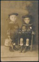 cca 1910-1920 Szentendre, matrózruhás kisfiúk, fotólap Weisz József műterméből, 13,5×8,5 cm