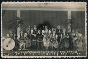 cca 1930 Hungária Künstler Salon Orchester, fotó Orelly műterméből, sarkain törésnyomok, 11×17 cm