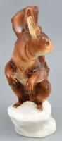 Mókus porcelán figura, kézzel festett, jelzés nélkül, egészen apró lepattanással az egyik fülén ,m: ...