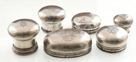 Ezüst (Ag) antik pipere készlet kupakok, Sigray család koronás monogramjaival, koruknak megfelelő állapotban, össz. nettó: 120 g