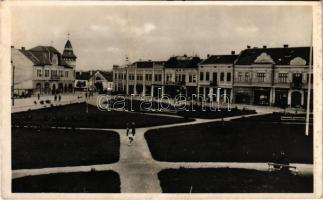 Gyergyószentmiklós, Gheorgheni; Kossuth Lajos tér, üzletek / square, shops