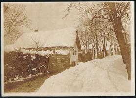 1909 Bajai utcarészlet télen, Farkas Ödön hátoldalt feliratozott fotója, jó állapotban, 12,5×17,5 cm