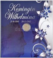 Hollandia 1931. 1G Ag I. Vilma Vilma királynő tiszteletére kiadott bélyegívvel, díszcsomagolásban T:2,2- Netherlands 1931. 1 Gulden Ag Wilhelmina I with Wilhelmina stamps in case C:XF,VF Krause KM#160