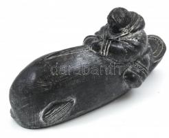 Eszkimó a bálnán. Alaszkai kézzel készített kő? szobor 19 cm