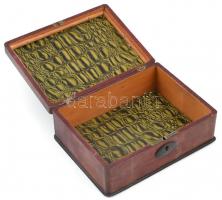 Fadoboz, tetején üveg alatt, angol vadászjelenet, litográfia, kopásnyomokkal, 14x19x7cm