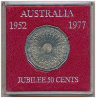 Ausztrália 1977. 50c Cu-Ni "Ezüstjubileum" eredeti műanyag tokban T:1- Australia 1977. 50 Cents Cu-Ni "Silver Jubilee" in original plastic case C:AU Krause KM#70