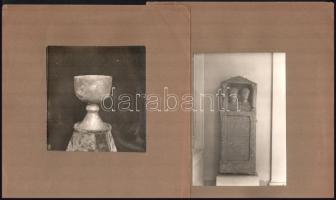 cca 1920-1940 Sopron környékén talált ókori sírkövek, régészeti leletek a Városi Múzeumban, 4 db fotó kartonlapokra ragasztva, hátoldalukon feliratozva, 13,5x5 cm és 17,5x12,5 cm között