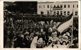 1938 Ipolyság, Sahy; A Felvidék felszabadulásának első örömünnepe bevonulás / entry of the Hungarian troops (EK)