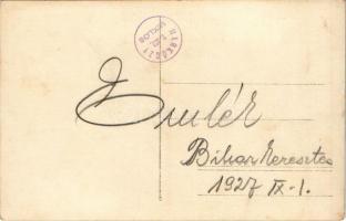 1927 Biharkeresztes, Vasútállomás, vasutasok, Dreher Maul csokoládé és baksör, hírlapárus bódé. Mark...