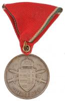 1939. "Magyar Kis Ezüst Vitézségi Érem" ezüstözött Br kitüntetés mellszalagon, fémjel nélk...