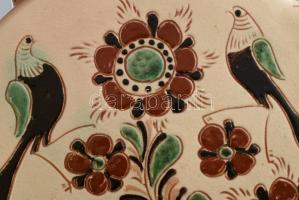 Népies mázas kerámia kulacs, kézzel festett, jelzett, kis mázrepedésekkel, 27x20 cm