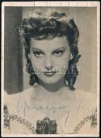 Szeleczky Zita (1915-1999) a Karosszék c. filmben, fotó, rajta a színésznő autográf aláírásával, gyűrődésekkel, két kisebb szakadással, 13,5x10 cm