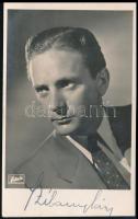 Szilassy László (1908-1972) színész autográf aláírása őt ábrázoló fotólapon, 13,5x8,5 cm