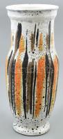 Gorka Lívia (1925 - 2011): Váza. Korongozott és kézzel formázott kerámia. Apró restaurálással. Jelzett: fehér mázzal Gorka Lívia. 1970 körül. m: 27,5cm