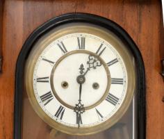 Falióra, Felesütős, ingajáratos, réz súlyokkal, hibátlan számlappal, sérült fa tokkal 120 cm