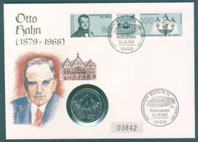 NSZK 1979. 5M "O. Hahn" érmés borítékon elsőnapi bélyegzős NSZK bélyeggel T:1