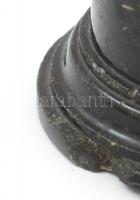 Kovács angyal. Puttó, spiáter szobor, márvány talapzaton. Sérült. Jelzés nélkül 15 cm