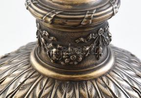 Szecessziós csiszolt üveg ezüstözött szerelékkel, apró csorbákkal, m: 13 cm