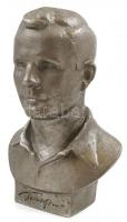 Jurij Gagarin űrhajós fém büszt, benne aláírásával / Metal bust of Yuri Gagarin astronaut 17 cm