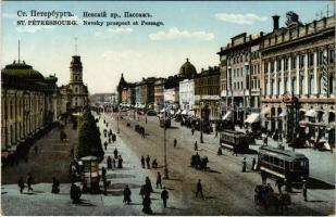 Saint Petersburg, Sankt-Peterburg, Leningrad; Nevsky prospect et Passage / street view, tram