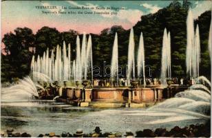 1929 Versailles, Les Grandes Eaux au Bassin de Neptune / Neptunes Basin when the Great Fountains play (glue marks)