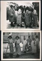 cca 1960-1970 Népszokások, Betlehemesek, zenészek, 3 db fotó, 18x13 cm