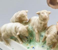 Herendi juhász bárányokka, kézzel festett porcelán, jelzett, m: 22cm