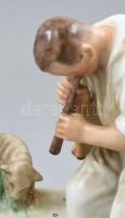 Herendi juhász bárányokka, kézzel festett porcelán, jelzett, m: 22cm