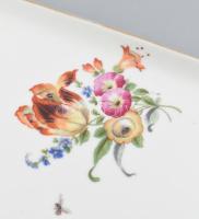 Jelzett virágmintás tálca, kézzel festett porcelán, jelzett, 47x23cm