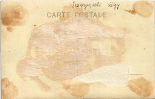 Szegyesd-völgye, Szegyesteli-völgy, Valea Sighistelului; kirándulók a vasúti síneken / tourist hiker...