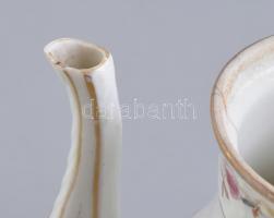 Herendi antik porcelán kiöntő, jelzett, részben kézzel festett, sérült, m: 16 cm