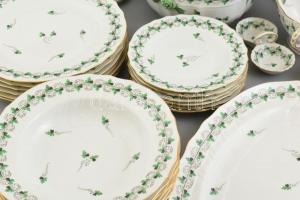 Herendi petrezselyem mintás hiányos étkészlet. 1 db fűszertartó, 1 db szószos, 6 db süteményes, 6 db...