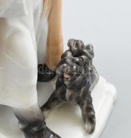 Herendi porcelán kutyákat etető juhász figura, kézzel festett, jelzett (Maugsch 1942), hibátlan, m: ...