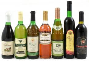 7 palack Duna-Tisza közi muzeális bor, vörös és fehér vegyesen, bontatlan palackban 1980-2000
