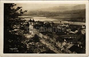 1929 Trencsén, Trencín; látkép, üzletek, híd / general view, shops, bridge. Foto Tatra photo (EK)