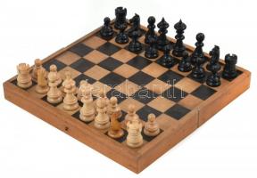 Faragott fa sakk készlet 26x26 cm