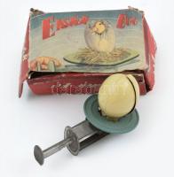 Easter egg, lendkerekes lemezjáték, mechanikus. Működő állapotban, eredeti, sérült dobozában. / Mechanic metal toy 12x8 cm