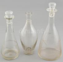 3db üveg palack, egynek a dugója hiányzik, kopásokkal, m: 23-28,5cm