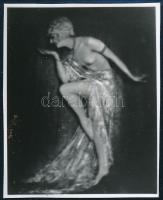 cca 1936 Angelo fényképész és fotóművész alkotásáról készült későbbi nézőkép, 5,2x4,2 cm