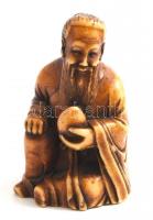 Kínai bölcs figura, gyümölccsel. Csontőrlemény, epoxi. Jelzés nélkül 6,5 cm
