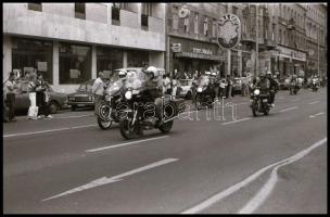 cca 1987 Budapest, motoros felvonulás és különféle motorok, 76 db vintage NEGATÍV, szabadon felhaszn...