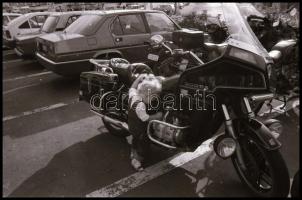 cca 1987 Budapest, motoros felvonulás és különféle motorok, 76 db vintage NEGATÍV, szabadon felhaszn...