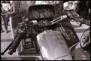 cca 1987 Budapest, motoros felvonulás és különféle motorok, 76 db vintage NEGATÍV, szabadon felhaszn...