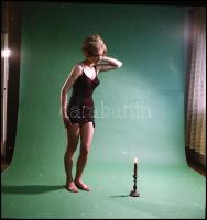 1938 és 1968 női fehérnemű divatja, 6 db vintage NEGATÍV, datálva az eredeti tároló tasakokon voltak...