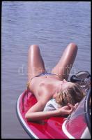 cca 1985 Felül semmi, alul is csak éppen hogy, 5 db vintage DIAPOZITÍV, szolidan erotikus felvételek...