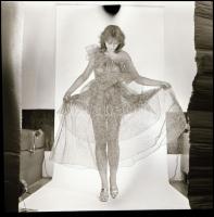 cca 1975 ,,Partiképes lányok, asszonyok" feliratú negatívos dobozból 13 db vintage NEGATÍV, szo...