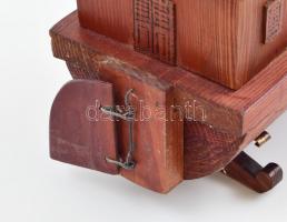 Gabona szállító hajómodell, fa, kopásnyomokkal, h: 46 cm